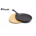 Skillet de hierro fundido preajustado Fajita con base de madera